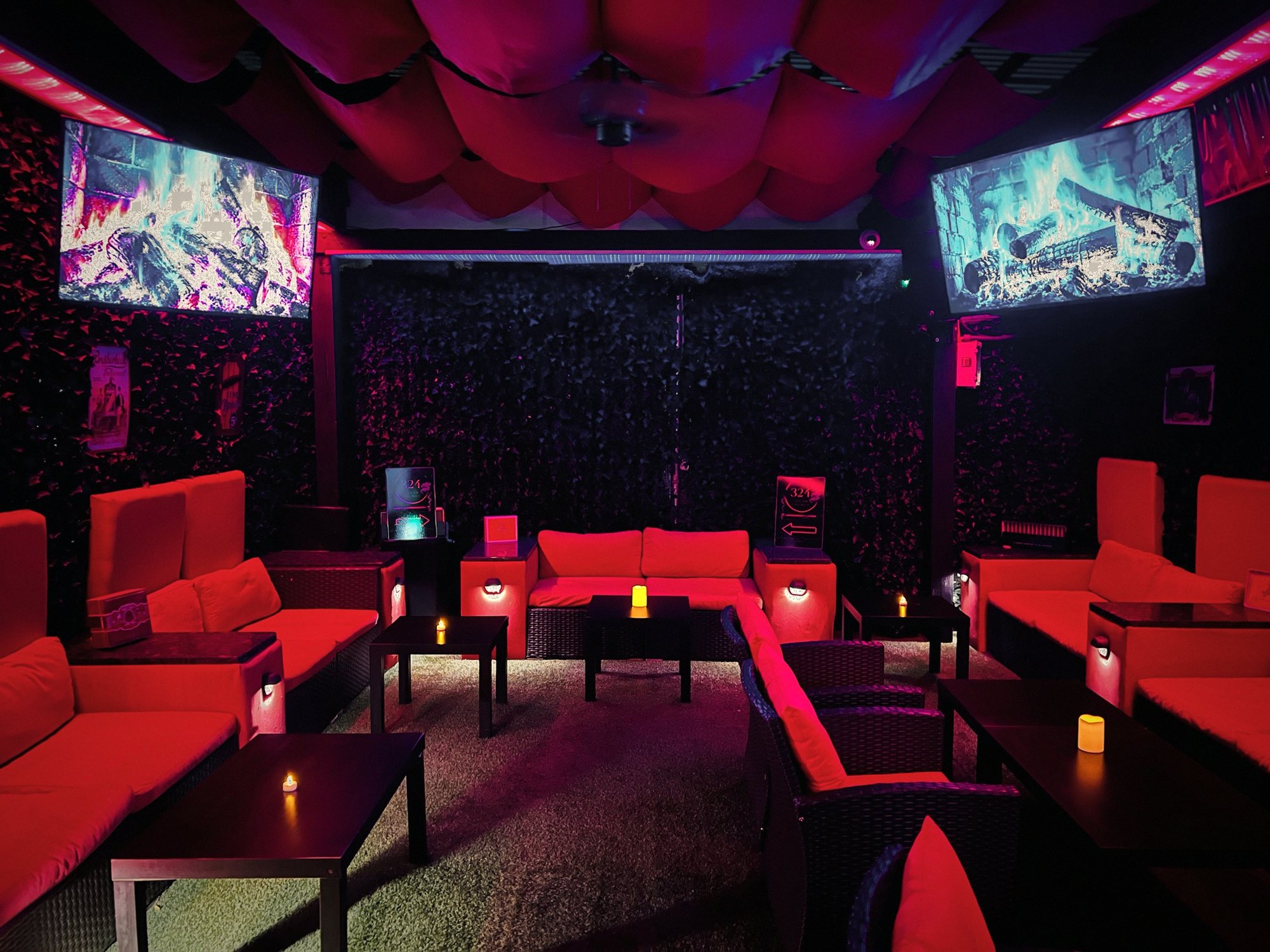 Red ceiling over the lounge